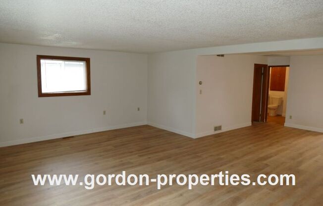 2 beds, 1 bath, $1,795