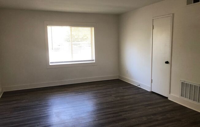 2 beds, 1 bath, 700 sqft, $1,750, Unit 218-07
