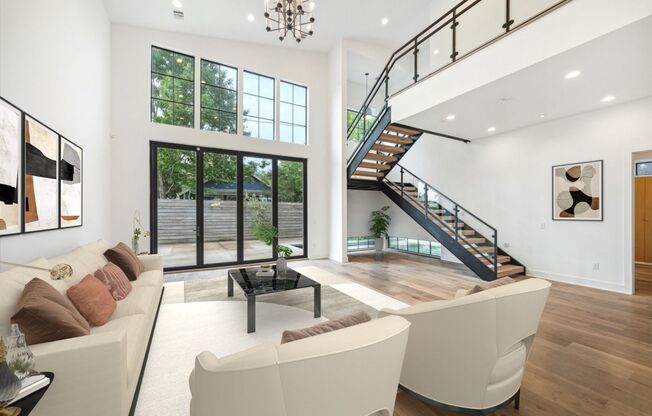 Stunning Heights Home on Rare Double Lot for Lease Move-in Ready