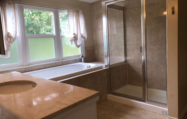 3 beds, 2 baths, 2,120 sqft, $3,500, Unit 406 Main