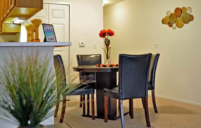 Dining Area at LakePointe Apartments, Batavia