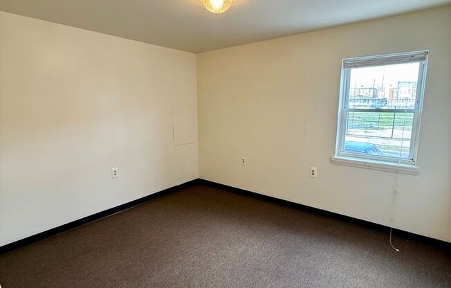 2 beds, 1 bath, 730 sqft, $950, Unit 800A