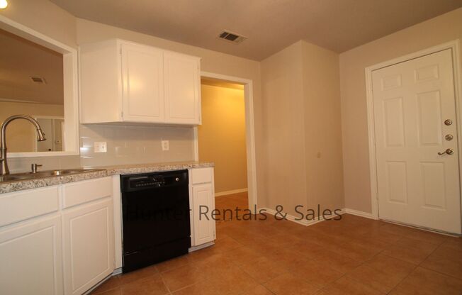 4 beds, 2 baths, $1,250