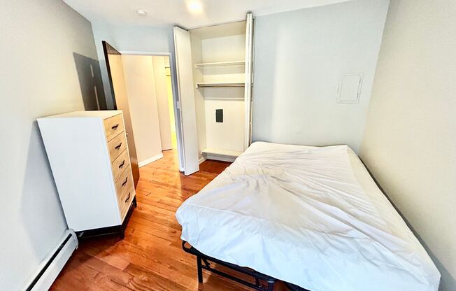 1 bed, 1 bath, 580 sqft, $1,825, Unit 12