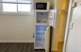 Studio, 1 bath, 175 sqft, $975, Unit #3