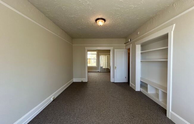 935 Pine Street (1372r)