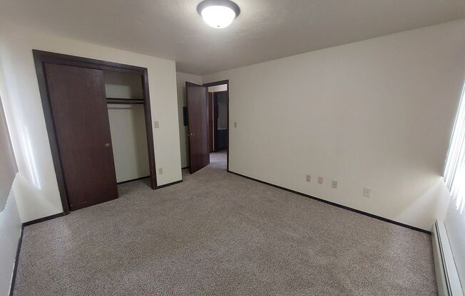 2 beds, 1 bath, 824 sqft, $1,159, Unit 1686-04