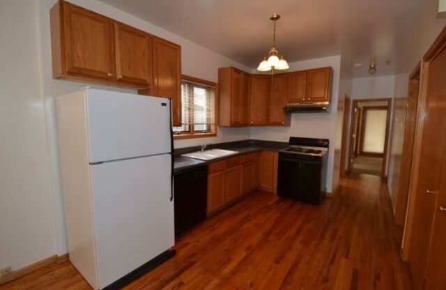 1425 WALTON