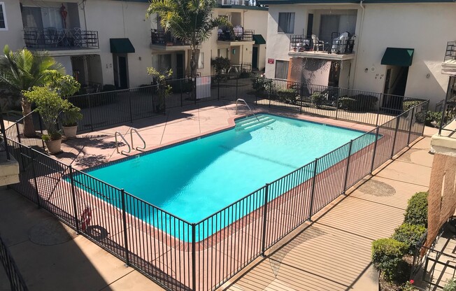 Large and Refurbished 1,2,and 3 Bedroom Comfortable Units