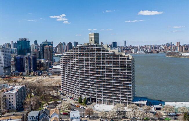 2 beds, 2 baths, 920 sqft, $4,100, Unit 6A