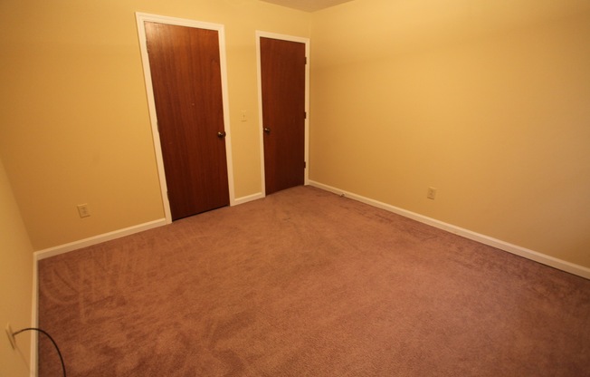 3 beds, 2 baths, $1,250, Unit # 9 B