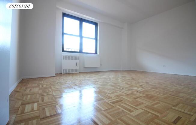 1 bed, 1 bath, $4,500, Unit 14D