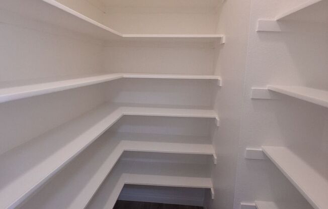 2 beds, 2 baths, 836 sqft, $2,400, Unit 262