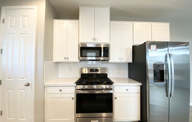 MOVE IN SPECIAL $500 OFF THE FIRST MONTHS RENT!!!! 536 Celebratory Place, Henderson, NV 89011