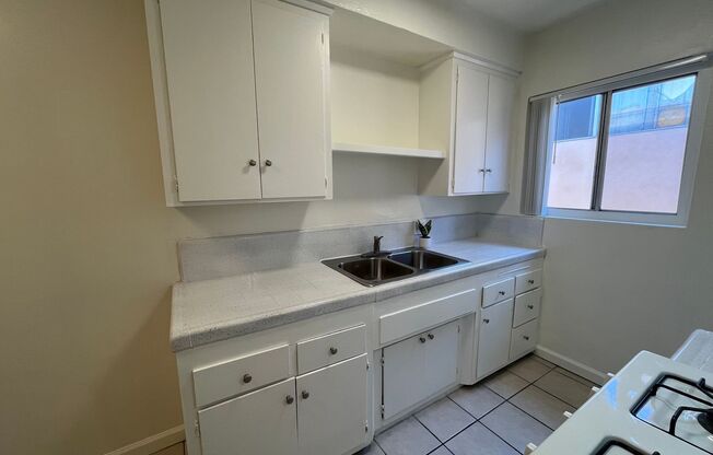 1 bed, 1 bath, 600 sqft, $1,745, Unit H