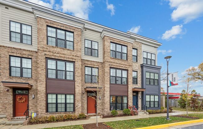 Stunning 4 bed 3.5 bath townhome in the heart of Falls Church