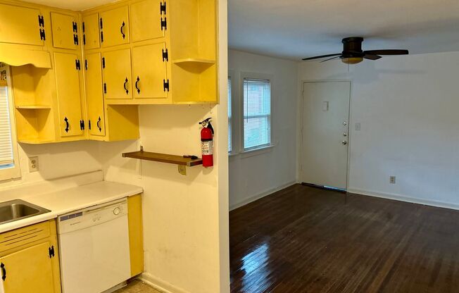 1 bed, 1 bath, 875 sqft, $1,525, Unit 909 #5