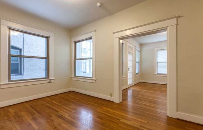 1 bed, 1 bath, 680 sqft, $1,675, Unit 25