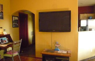 1 bed, 1 bath, 853 sqft, $1,595