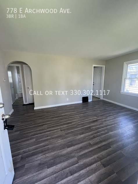 778 E ARCHWOOD AVE