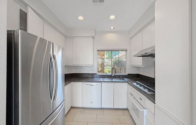 Bright & Spacious 2-Bedroom Home in Mira Mesa