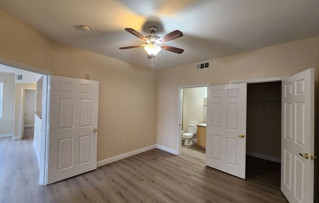 2 beds, 2 baths, $1,400, Unit Unit #1009