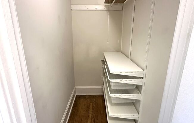 Studio, 1 bath, 450 sqft, $958, Unit Apt 307