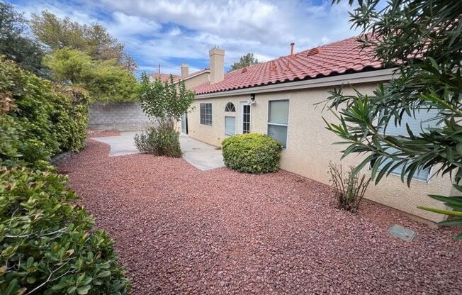 3 beds, 2 baths, $2,350