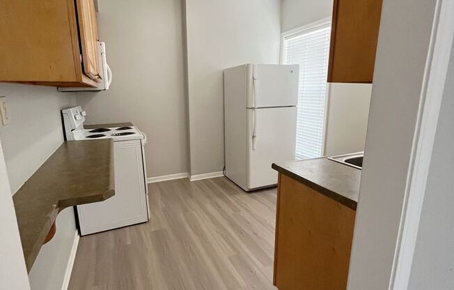 1 bed, 1 bath, $700, Unit 103-4