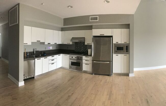 2 beds, 2.5 baths, 2,798 sqft, $5,900, Unit 6838