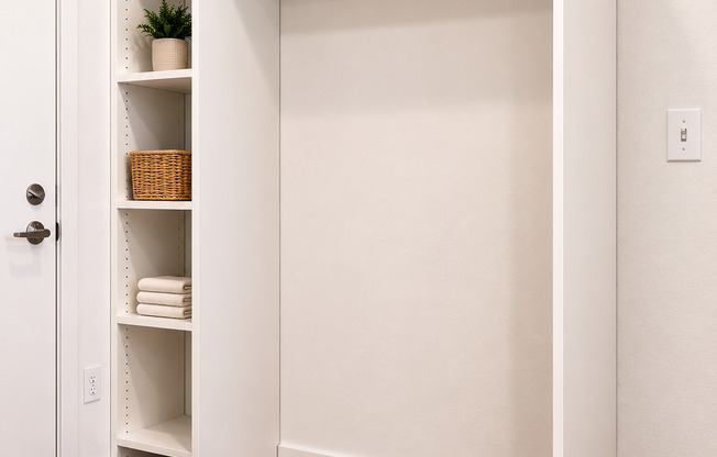 Studio, 1 bath, 175 sqft, $1,095, Unit 3506