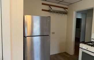 2 beds, 1 bath, 1,800 sqft, $1,000