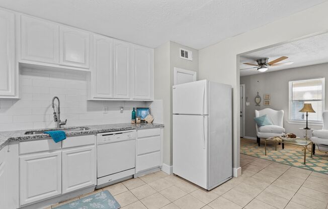 2 beds, 1 bath, $1,325, Unit #111