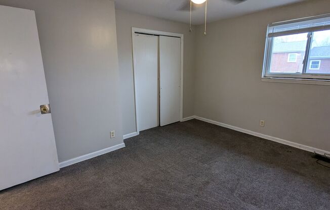 2 beds, 1 bath, 700 sqft, $900, Unit 1402