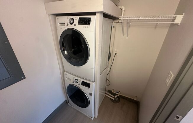 1 bed, 1 bath, 640 sqft, $1,595, Unit 605