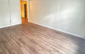 2 beds, 1 bath, $1,000, Unit A