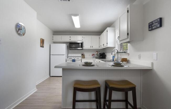 233 PALMETTO LN