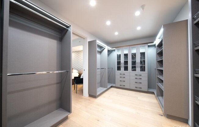 2 beds, 3 baths, 2,230 sqft, $11,000, Unit 14F