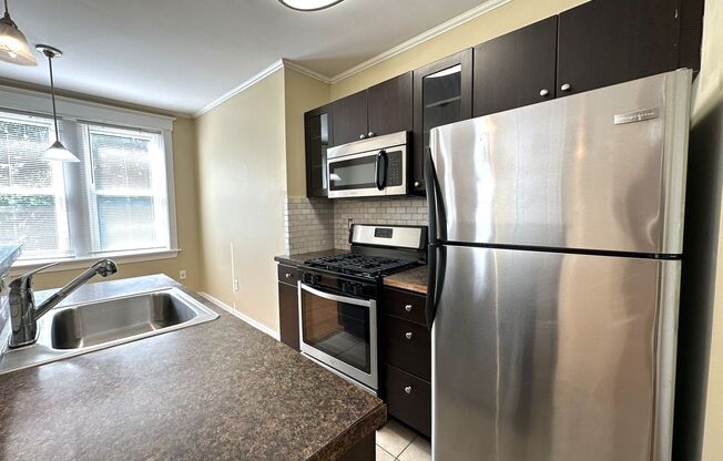 1 bed, 1 bath, 635 sqft, $1,360, Unit Apt C-14