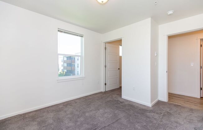 2 beds, 2 baths, 952 sqft, $1,695, Unit 106-302