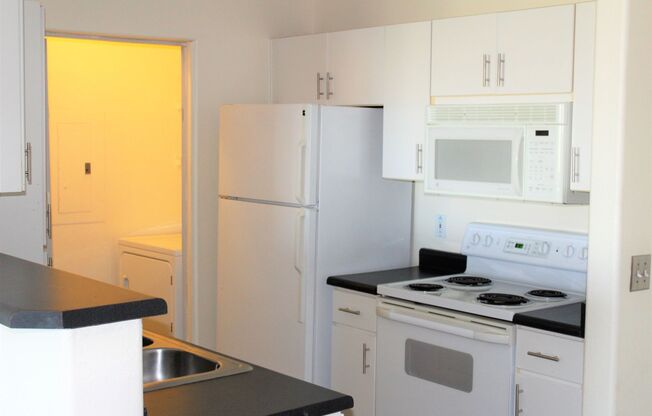 1 bed, 1 bath, 760 sqft, $1,200, Unit 329