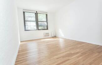 321 E 69 ST