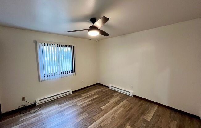 2 beds, 1 bath, 800 sqft, $995, Unit 105