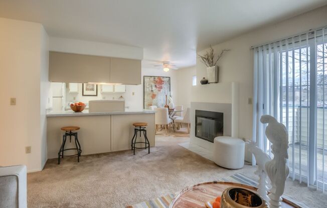 2 beds, 1 bath, 800 sqft, $1,350, Unit #312B