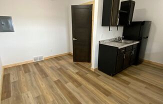 Studio, 1 bath, $500, Unit 35