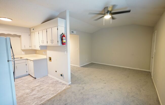 1 bed, 1 bath, 561 sqft, $700