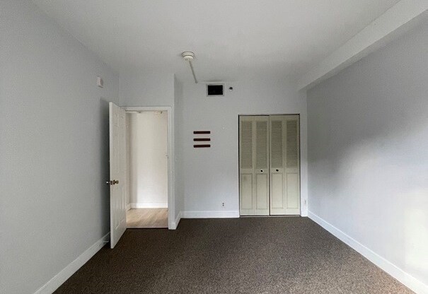 2 beds, 1 bath, 865 sqft, $3,400, Unit 201