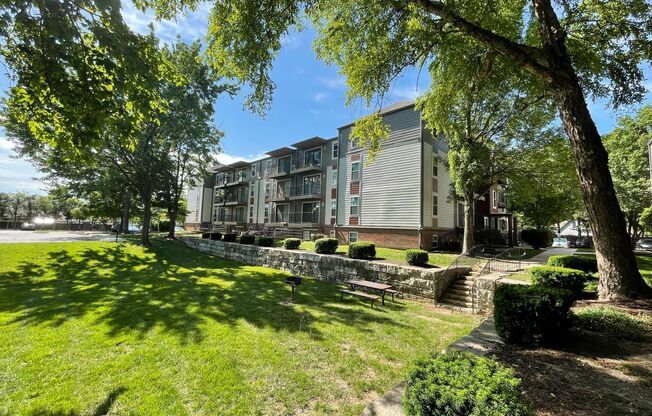 1 bed, 1 bath, 784 sqft, $1,150, Unit 7600405