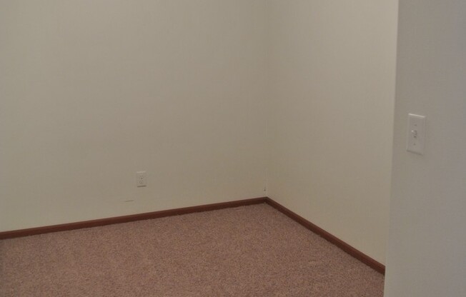 Studio, 1 bath, 428 sqft, $695, Unit 126