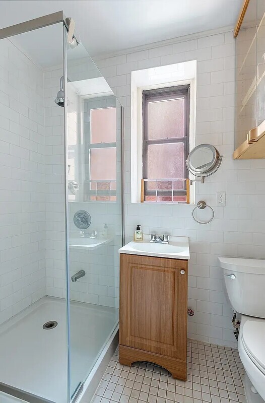 828 GERARD AVE